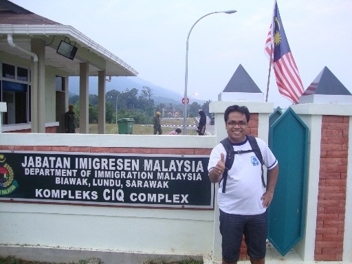 Berkunjung ke Daerah Perbatasan Indonesia - Malaysia di PPLB Desa Aruk, Kecamatan Sajingan Besar, Sambas